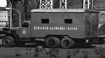 Auto mit Berliner Gaswerke GASAG Schriftzug